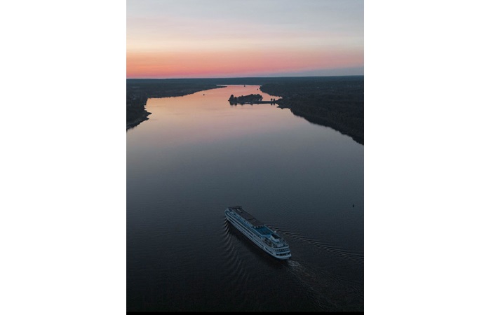 VOLGA NEHRİ BEYAZ GECELER